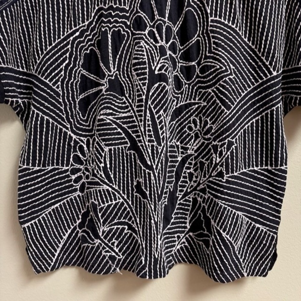 Anthropologie Stitched Tee Black Floral Boxy Top M Cottagecore Casual Boho *flaw - Picture 8 of 9